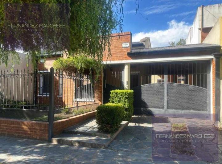 Casa · 156m² · 5 Ambientes · 1 Cochera