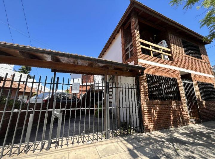 Casa · 80m² · 4 Ambientes · 1 Cochera