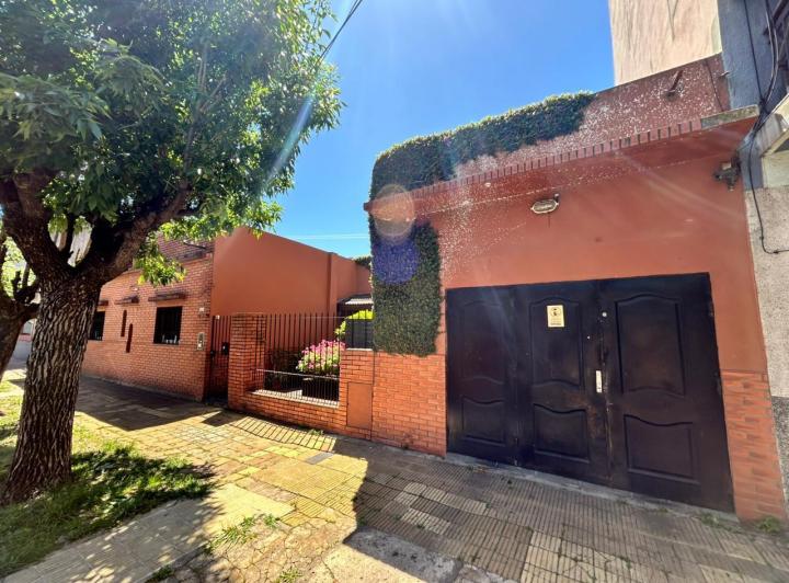 Casa · 111m² · 3 Ambientes · 1 Cochera