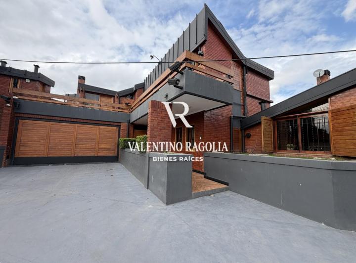 Casa · 626m² · 8 Ambientes · 3 Cocheras
