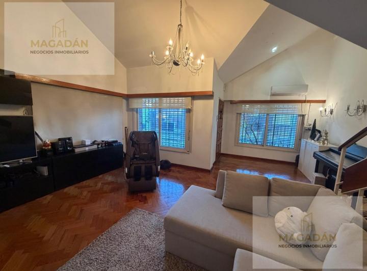 Casa · 170m² · 5 Ambientes · 2 Cocheras