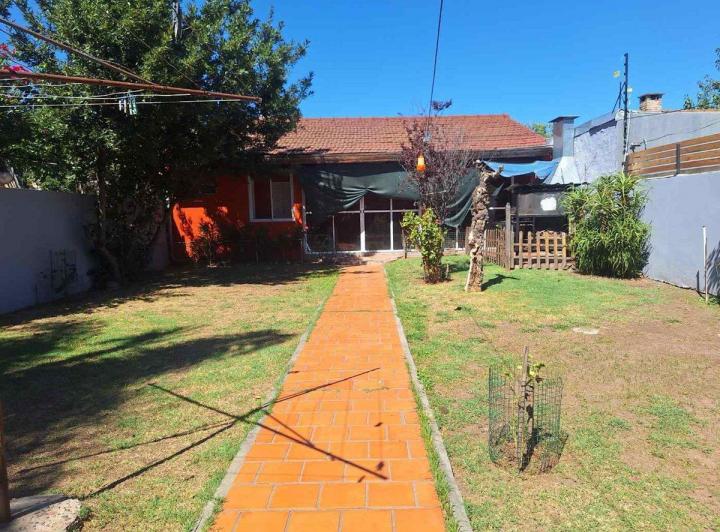 Casa · 120m² · 5 Ambientes · 2 Cocheras