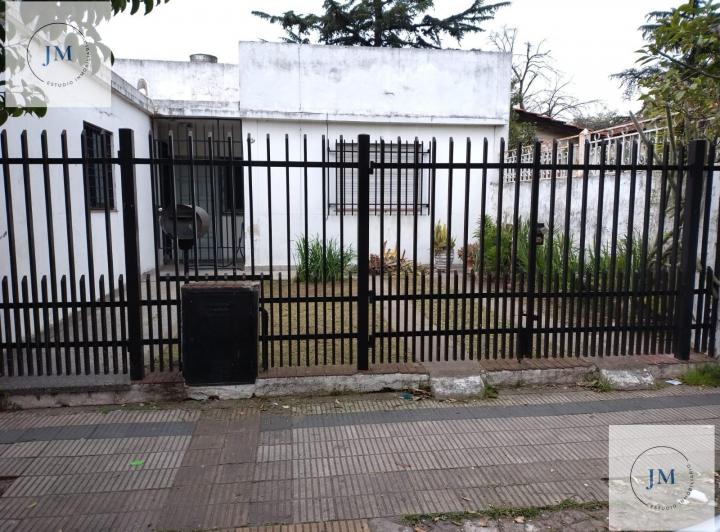 Casa · 97m² · 5 Ambientes · 2 Cocheras