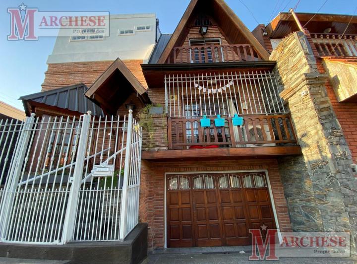 Casa · 250m² · 4 Ambientes · 1 Cochera