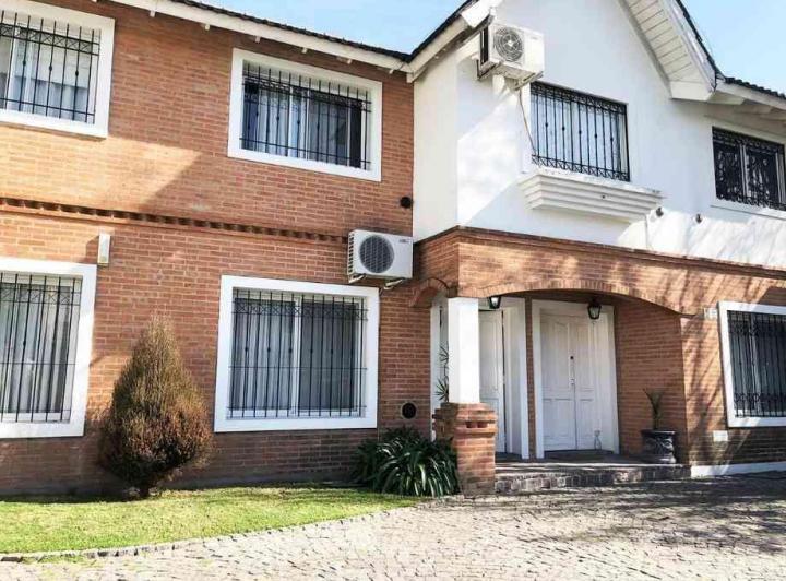 Casa · 90m² · 4 Ambientes · 1 Cochera