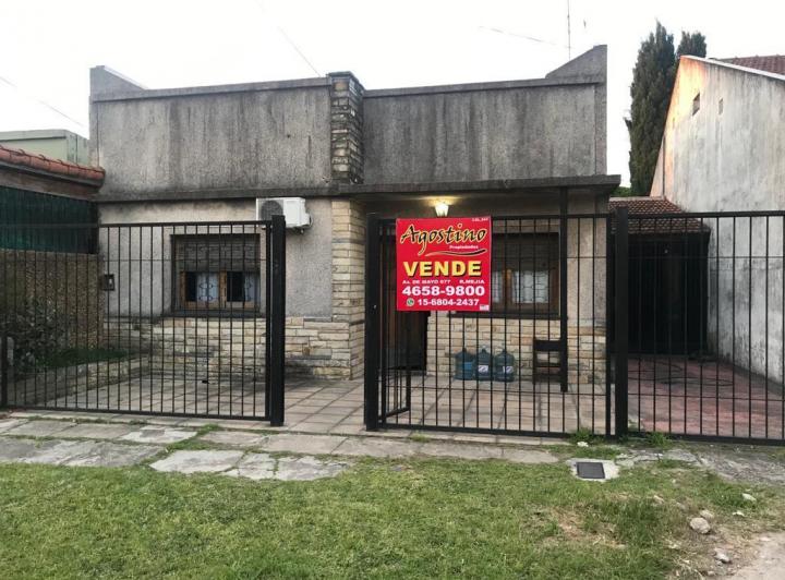 Casa · 100m² · 3 Ambientes · 1 Cochera
