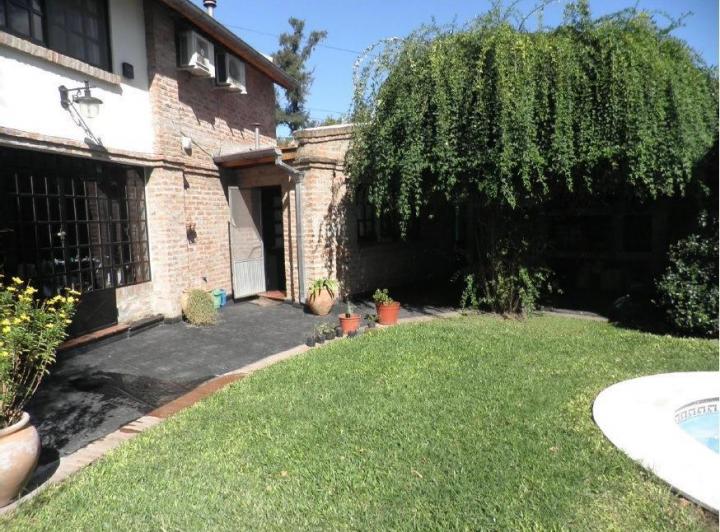 Casa · 150m² · 3 Ambientes · 2 Cocheras
