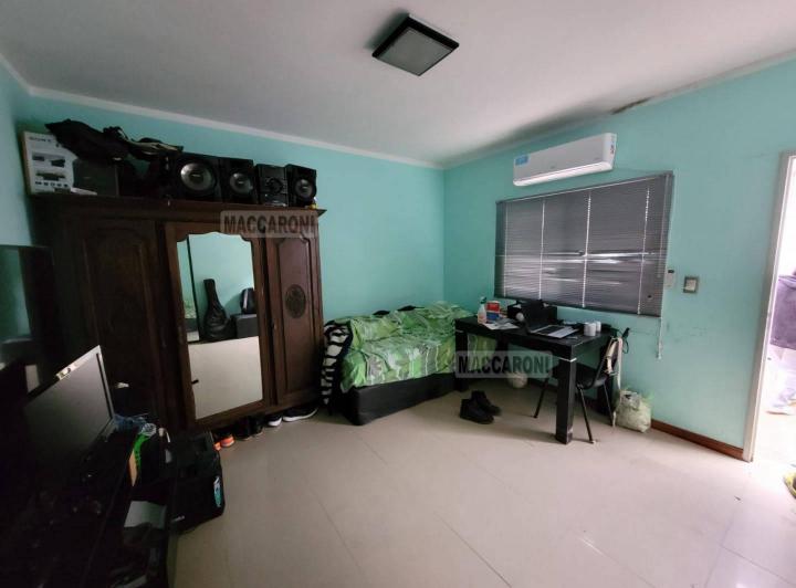 Casa · 200m² · 6 Ambientes
