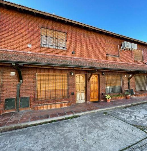Casa · 80m² · 3 Ambientes · 1 Cochera