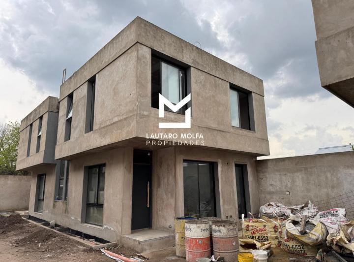 Casa · 90m² · 3 Ambientes · 1 Cochera