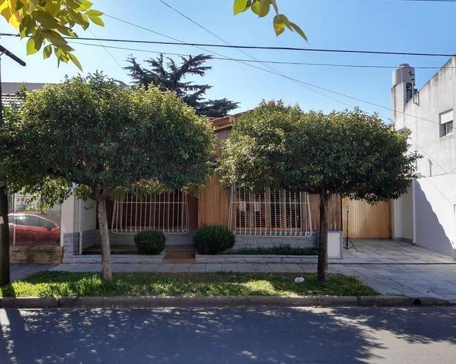 Casa · 180m² · 3 Ambientes · 1 Cochera