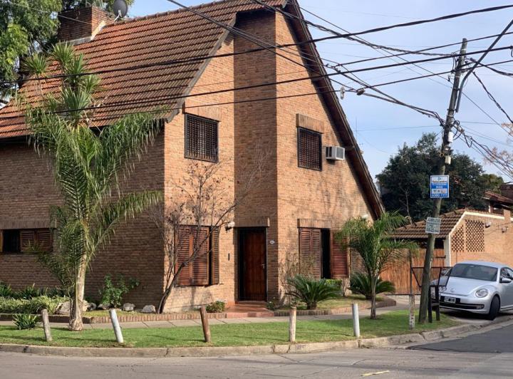 Casa · 161m² · 4 Ambientes · 1 Cochera