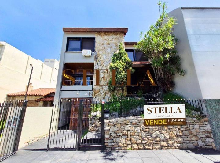 Casa · 225m² · 4 Ambientes · 1 Cochera