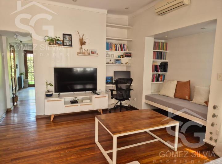Casa · 130m² · 4 Ambientes · 2 Cocheras
