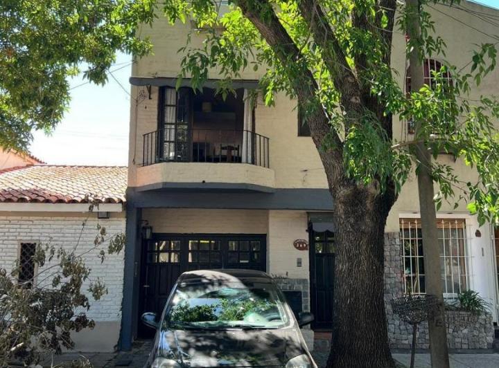 Casa · 123m² · 3 Ambientes · 1 Cochera