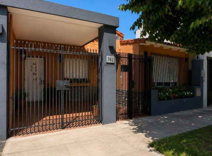 Casa · 121m² · 3 Ambientes · 1 Cochera