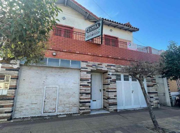 Casa · 190m² · 4 Ambientes · 1 Cochera