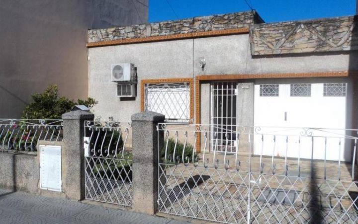 Casa · 120m² · 3 Ambientes · 4 Cocheras
