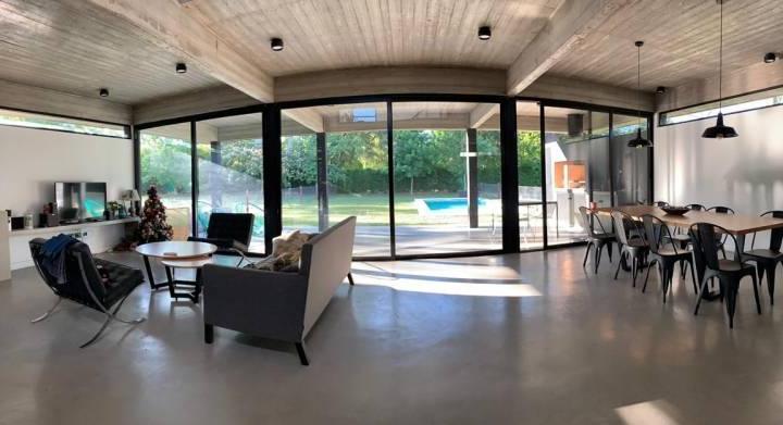 Casa · 222m² · 4 Dormitorios · 3 Cocheras