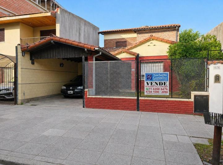 Casa · 160m² · 4 Ambientes · 1 Cochera