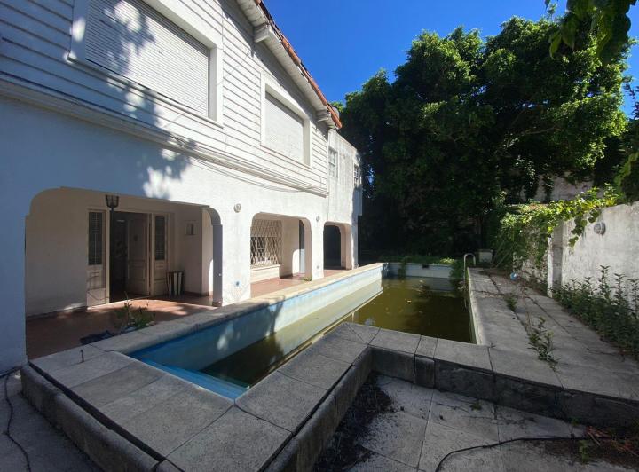 Casa · 220m² · 5 Ambientes · 1 Cochera