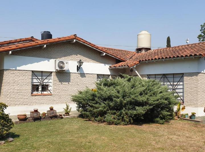 Casa · 100m² · 5 Ambientes · 1 Cochera