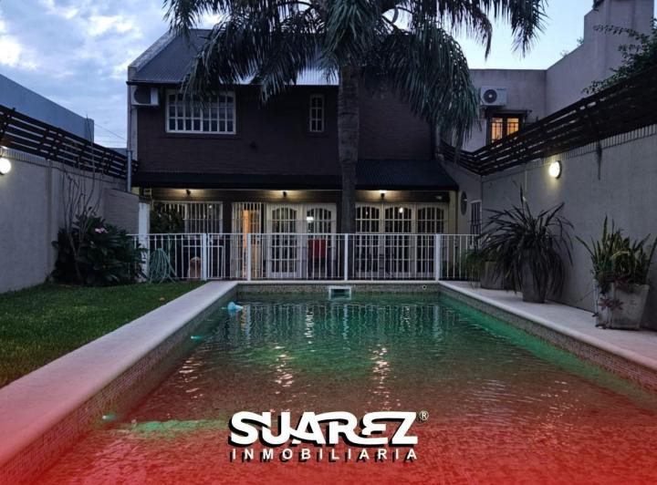 Casa · 235m² · 5 Ambientes · 2 Cocheras