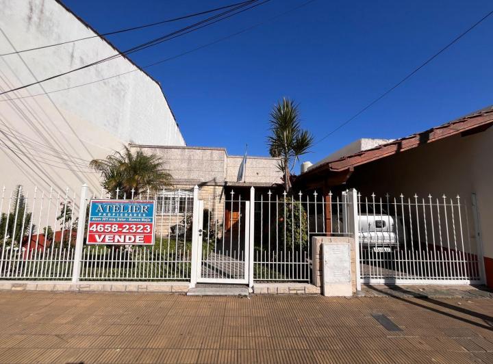 Casa · 100m² · 3 Ambientes · 4 Cocheras