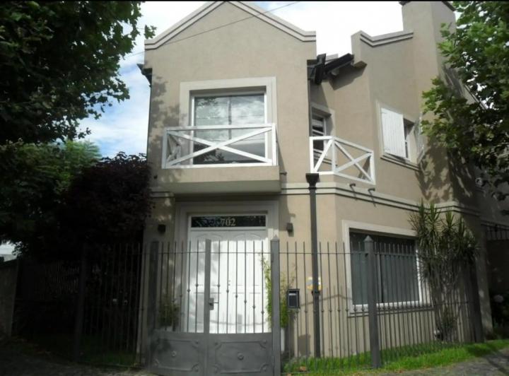 Casa · 174m² · 4 Ambientes · 1 Cochera