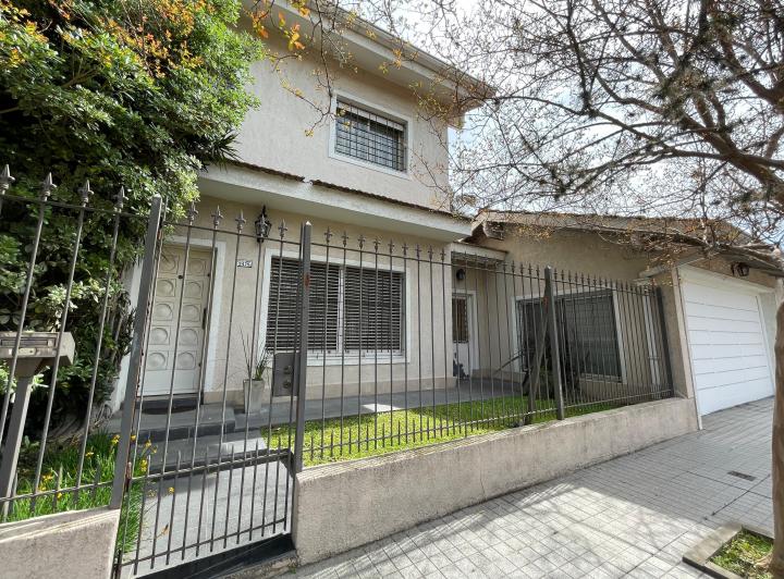 Casa · 138m² · 5 Ambientes · 2 Cocheras