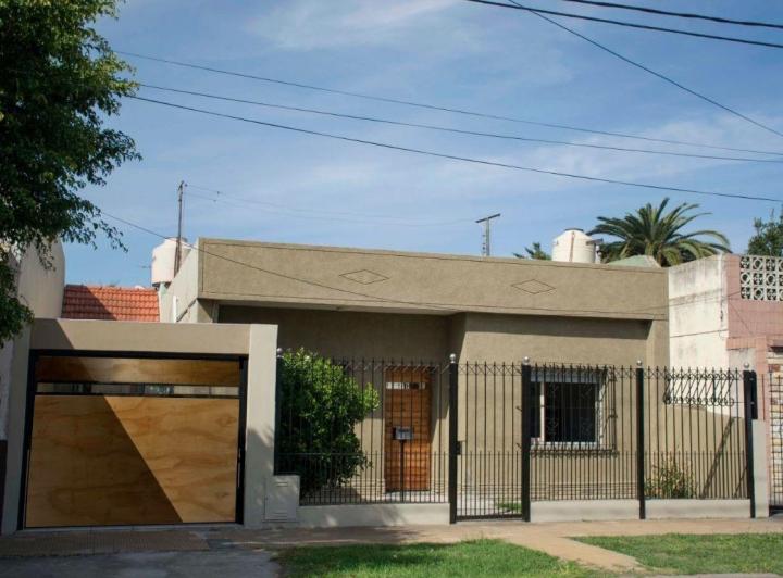 Casa · 120m² · 3 Ambientes · 3 Cocheras