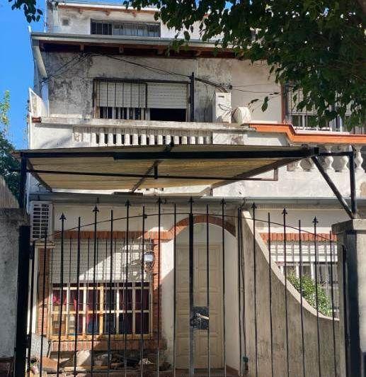 Casa · 60m² · 4 Ambientes · 1 Cochera