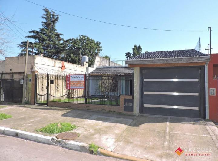 Casa · 200m² · 4 Ambientes · 2 Cocheras
