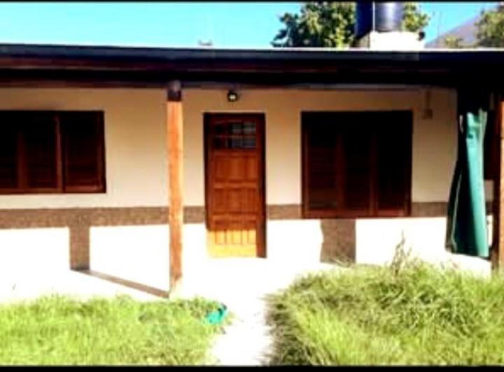 Casa · 300m² · 2 Ambientes · 1 Cochera