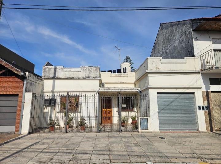 Casa · 122m² · 3 Ambientes · 2 Cocheras