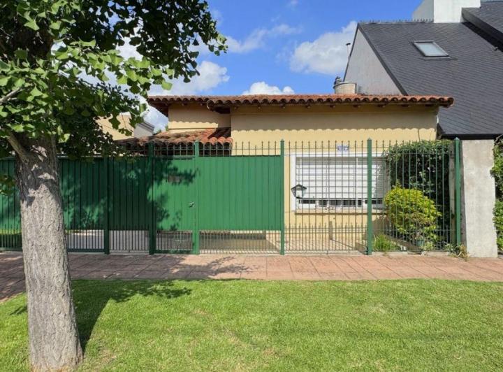 Casa · 130m² · 3 Ambientes · 1 Cochera