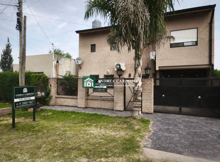 Casa · 360m² · 5 Ambientes · 1 Cochera
