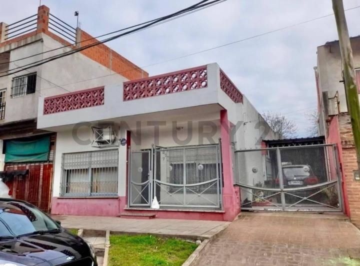 Casa · 143m² · 4 Ambientes · 1 Cochera