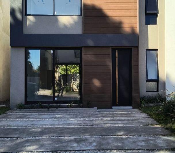 Casa · 1m² · 4 Ambientes
