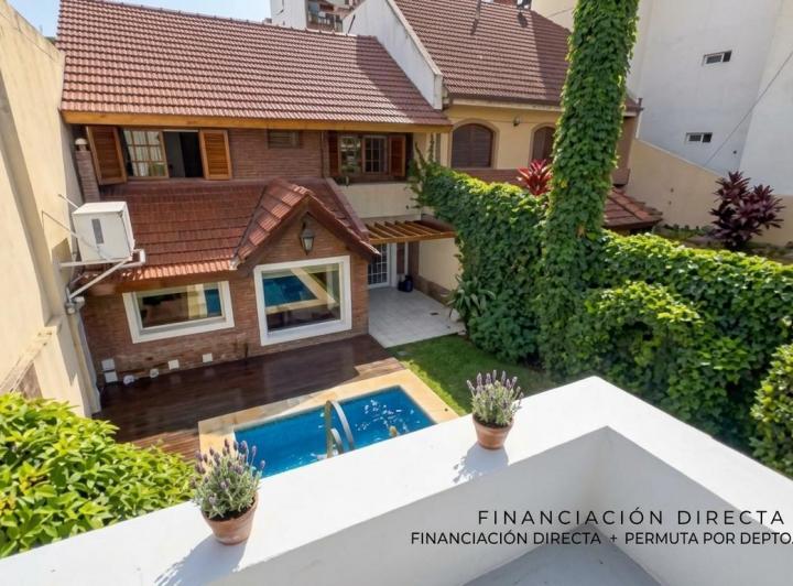 Casa · 233m² · 5 Ambientes · 2 Cocheras