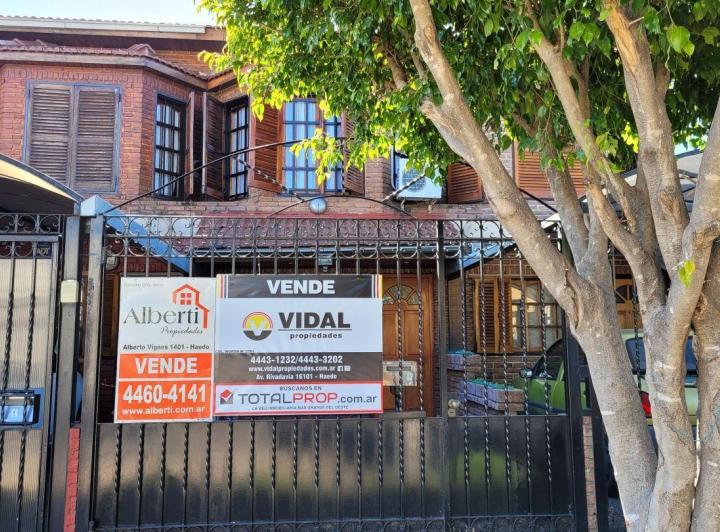 Casa · 96m² · 4 Ambientes · 1 Cochera