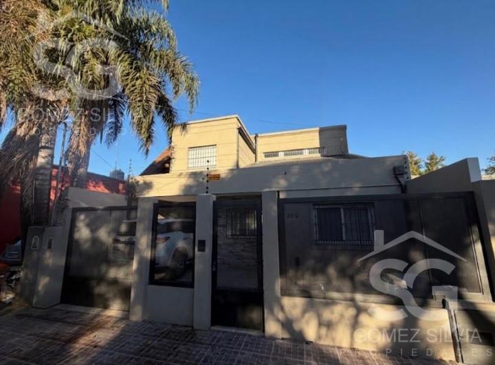 Casa · 180m² · 6 Ambientes · 1 Cochera