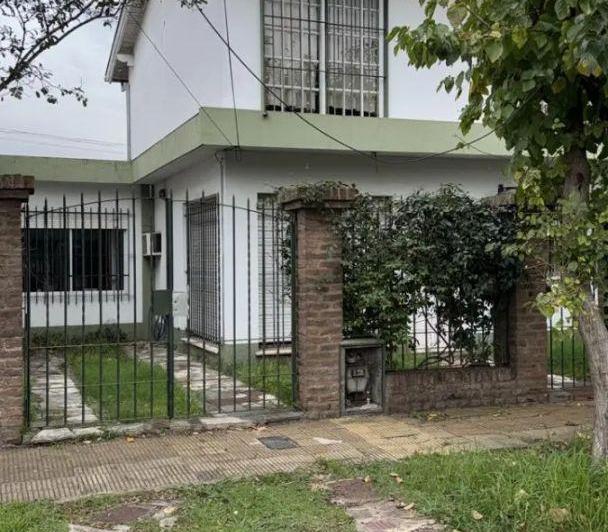 Casa · 120m² · 4 Ambientes · 1 Cochera