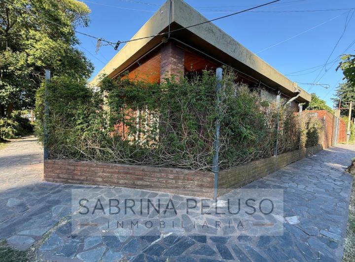 Casa · 195m² · 3 Ambientes · 1 Cochera