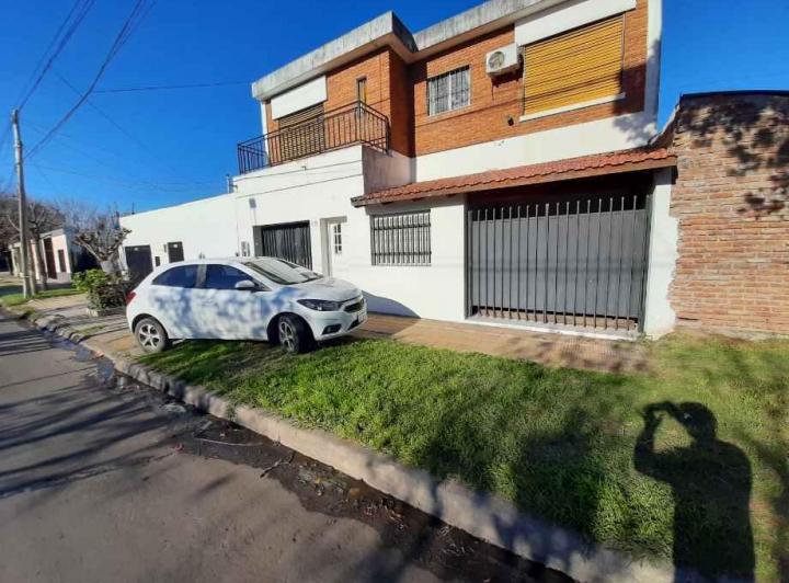 Casa · 80m² · 3 Ambientes · 1 Cochera