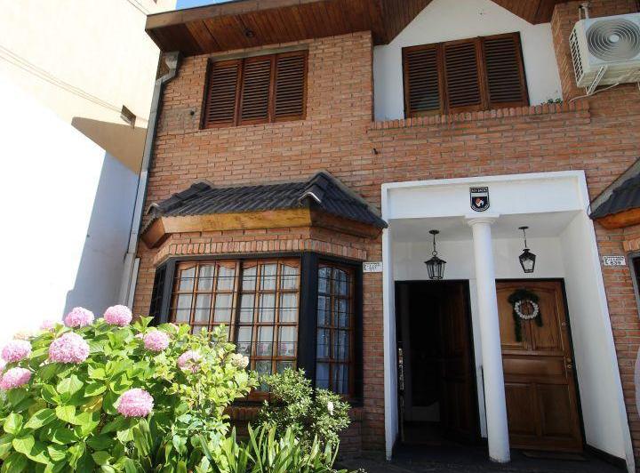 Casa · 130m² · 5 Ambientes · 1 Cochera