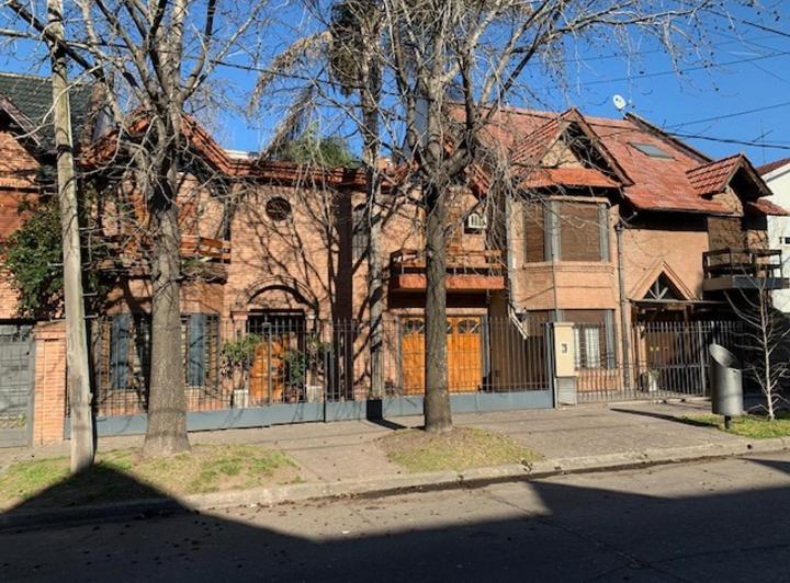Casa · 165m² · 5 Ambientes · 3 Cocheras