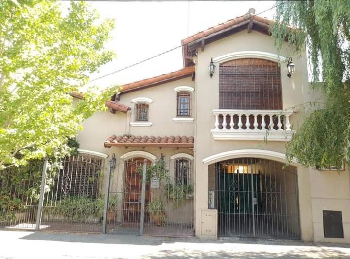 Casa · 170m² · 4 Ambientes · 1 Cochera