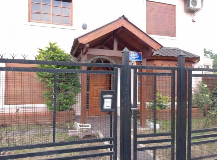 Casa · 308m² · 5 Ambientes · 2 Cocheras