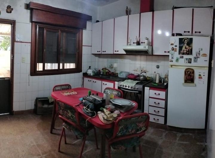 Casa · 180m² · 4 Ambientes · 1 Cochera